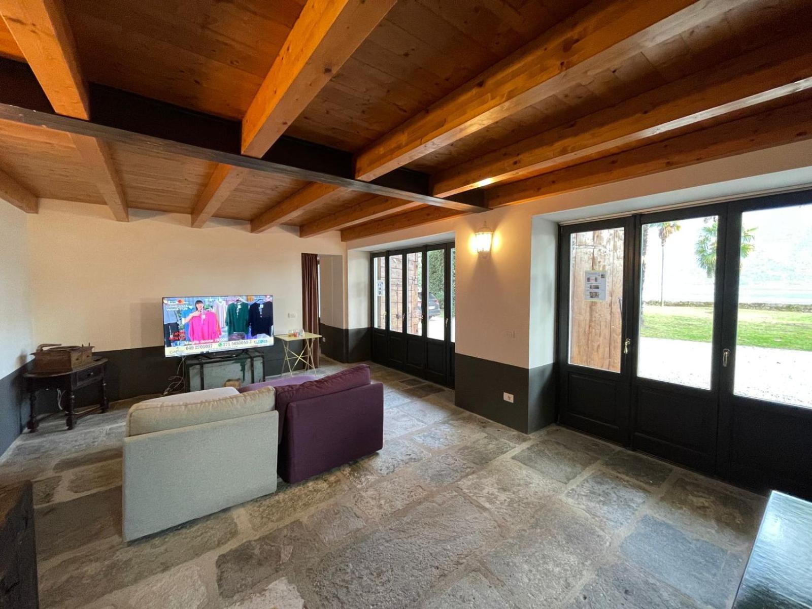 Beach Villa Fiorina Ghiffa Exterior photo